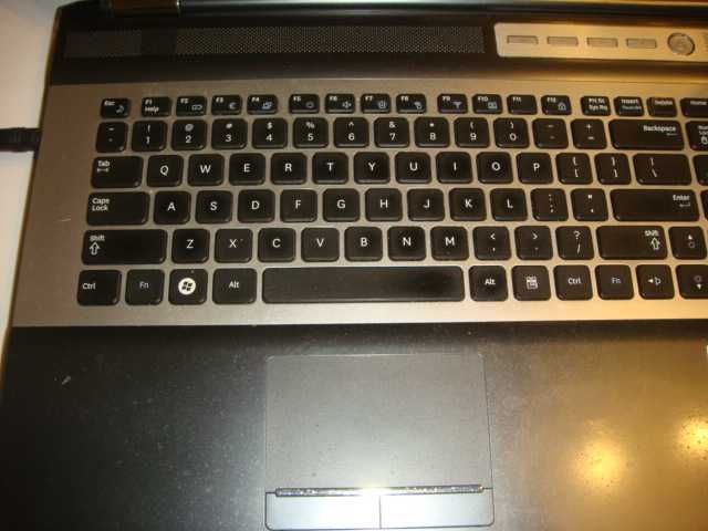 Laptop Samsung RF711, Core i7, 6 GB RAM, Win 10 home, 17 cali