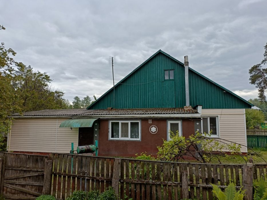 Продам півбудинку в мальовничому місці (150 км від Києва)