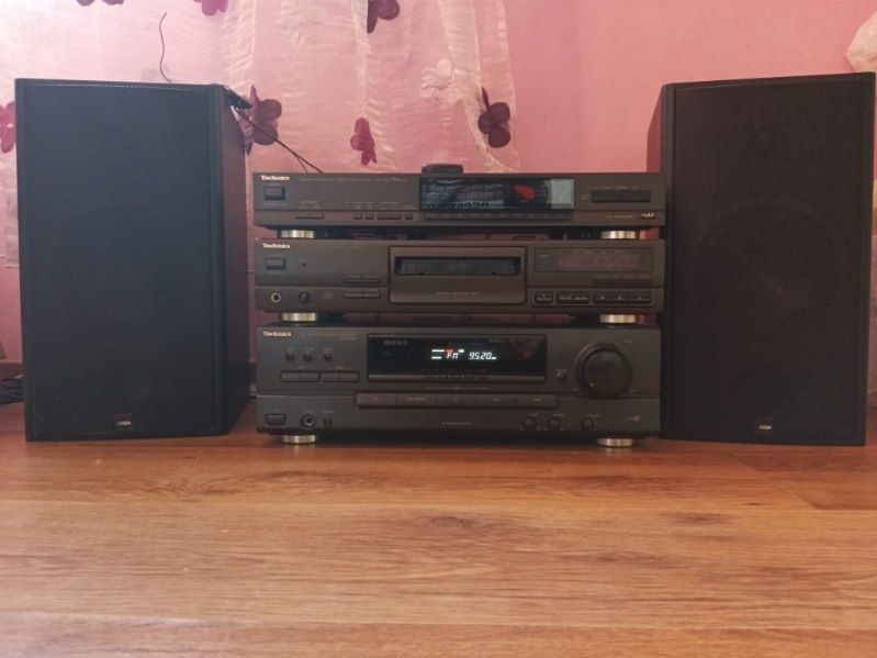 Technics SA - EX 140, CD SL - PG 490, Tuner ST - G 470
 technics SA -