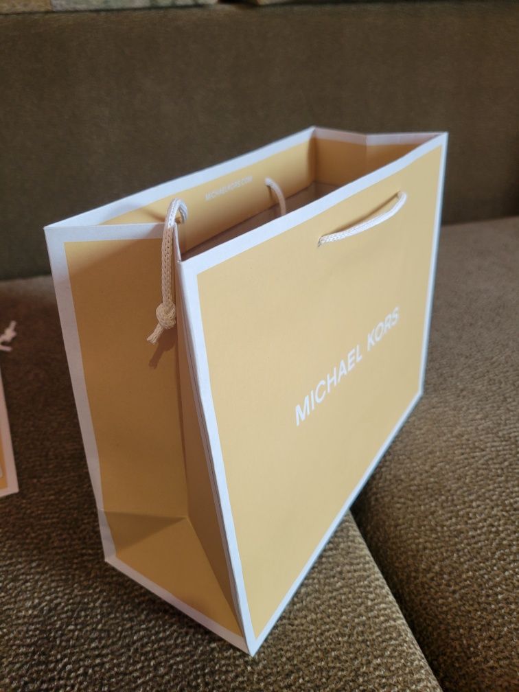 Подарункові пакети, коробки Michael Kors, Apple