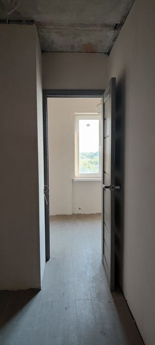 2 ком. квартира , Титова, Строителей, ремонт. 40000 $ vv