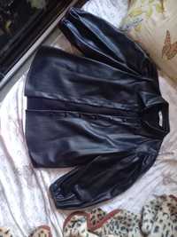 Легкая весенняя куртка Zara эко-кожа размер M