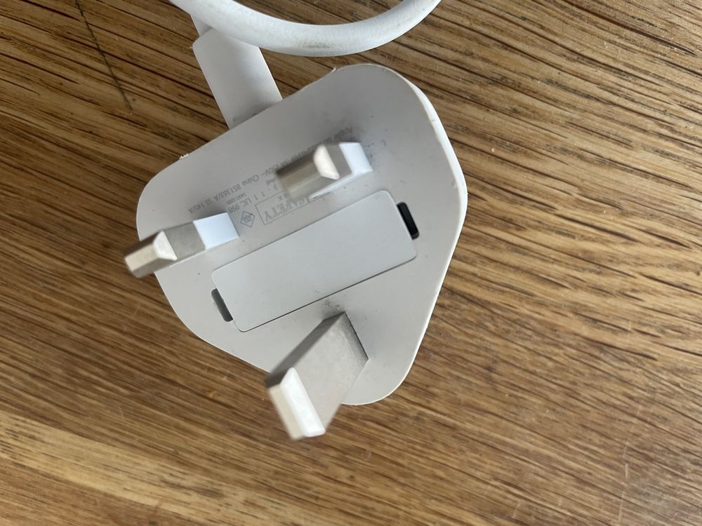 Przewód kabel sieciowy ósemka apple brytyjski UK time capsule airport