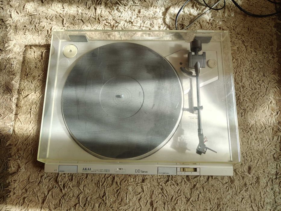 Gramofon Akai AP-D210