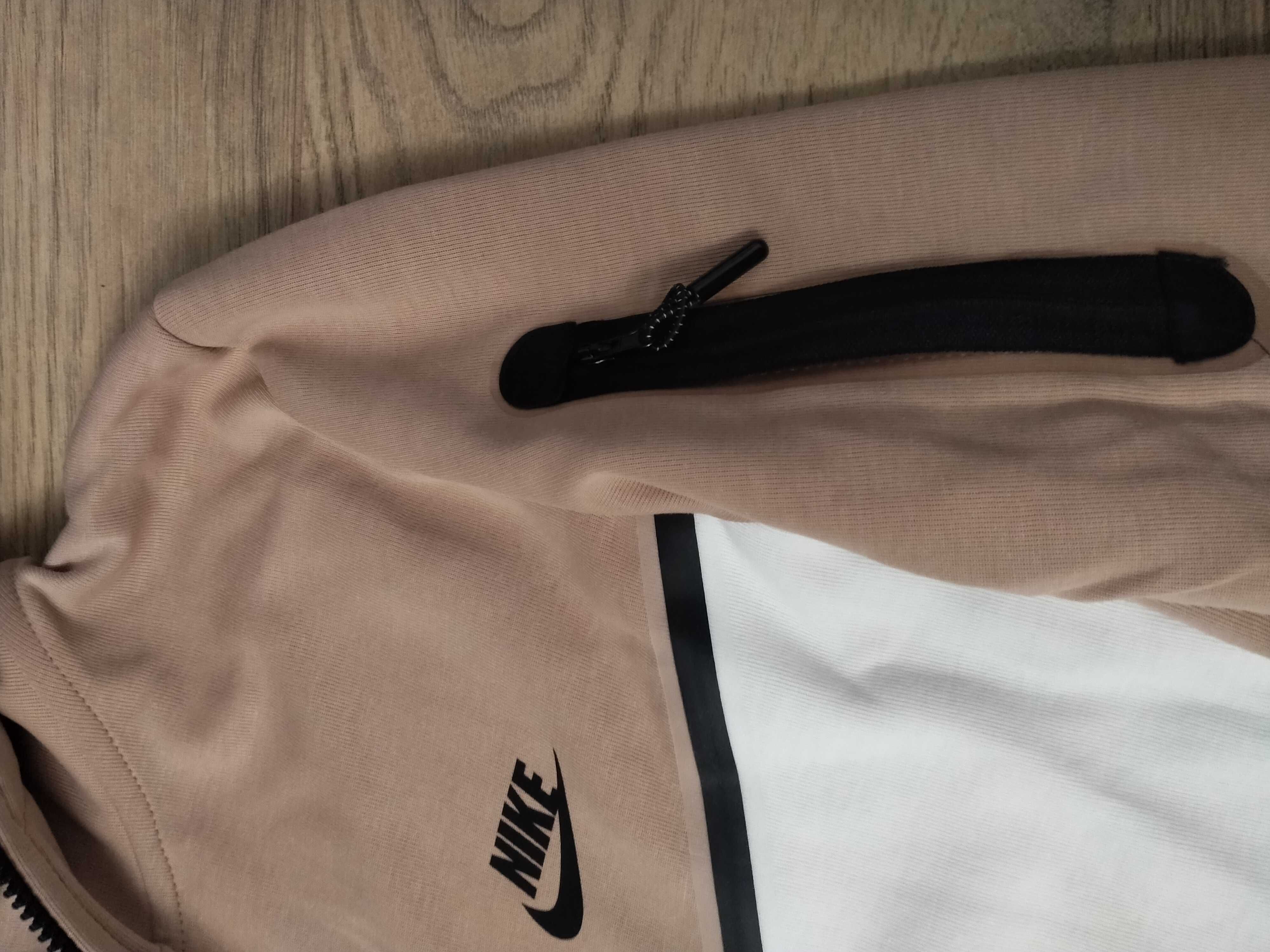 Nowy dres komplet Nike tech fleece