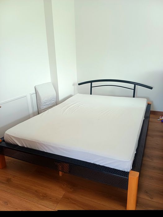 Łóżko dwuosobowe/małżeńskie