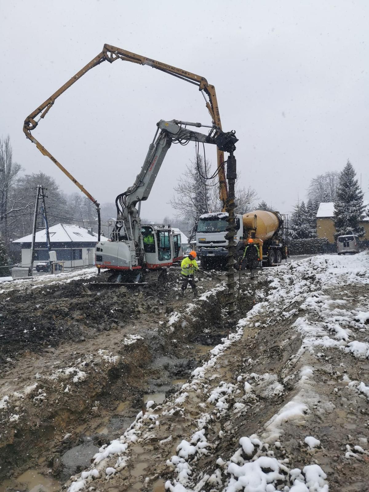 Zabezpieczenie wykopu, larseny, pale CFA, ścianki berlińskie, palisady