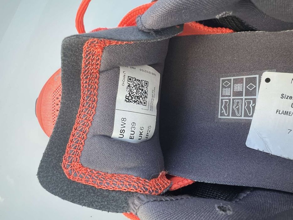 Кросівки OnCloud