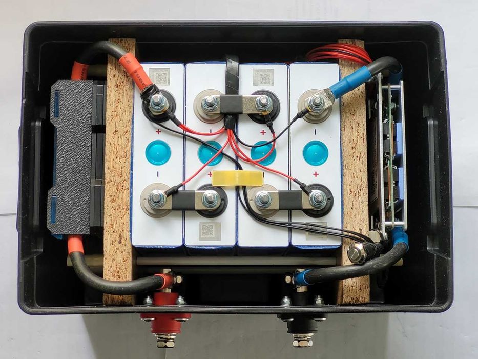 Зарядна станція синус 1500 Вт LiFePO4 (ДБЖ, UPS, інвертор+батарея)