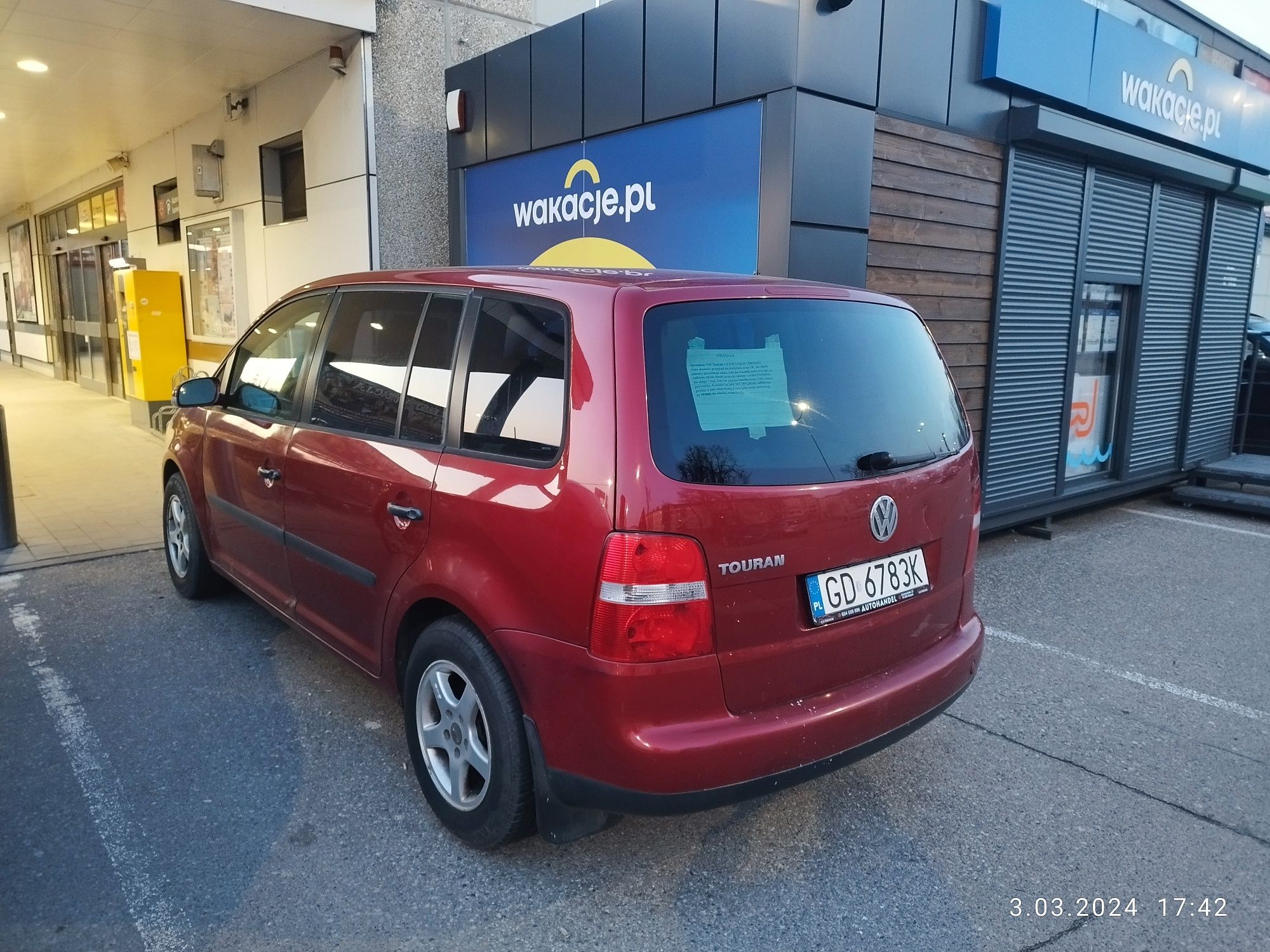 Sprzedam lub zamienie na mniejszej 5-cio drzwiowe VW Touran 1.6 2003 r