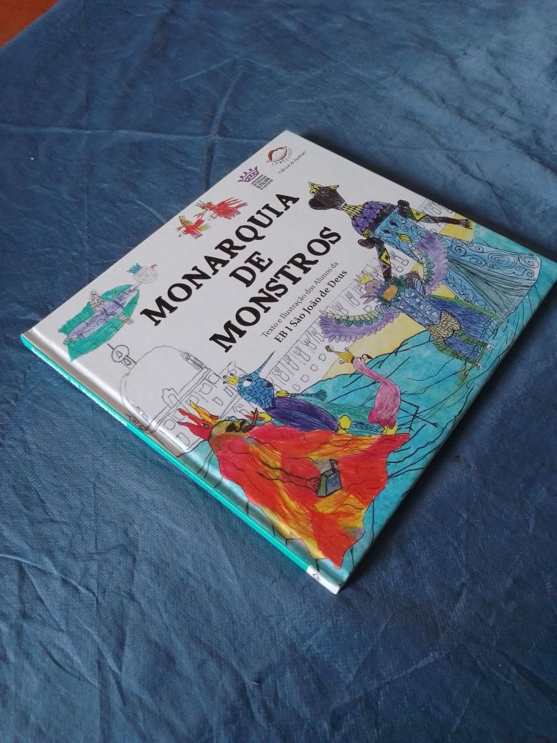 Livro infantil "Monarquia de Monstros"