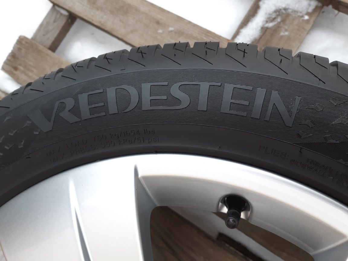 215 55 17 Vredestein Quatrac 5 215/55 R17 98v
