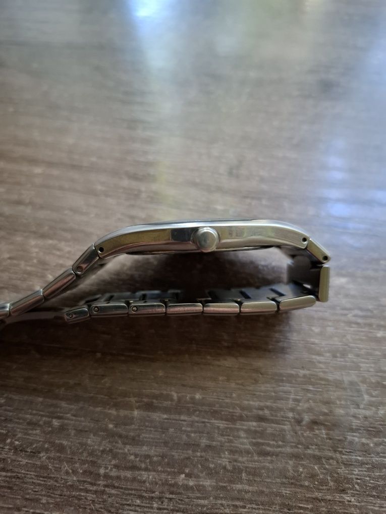 Наручний годинник Bulova 96D104