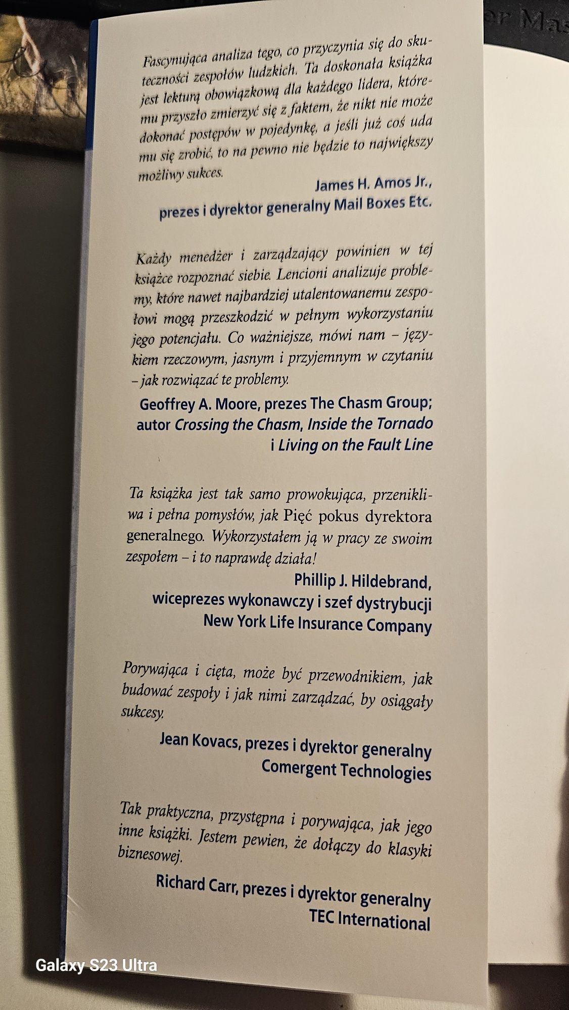 Książka pięć dysfunkcji pracy zespołowej