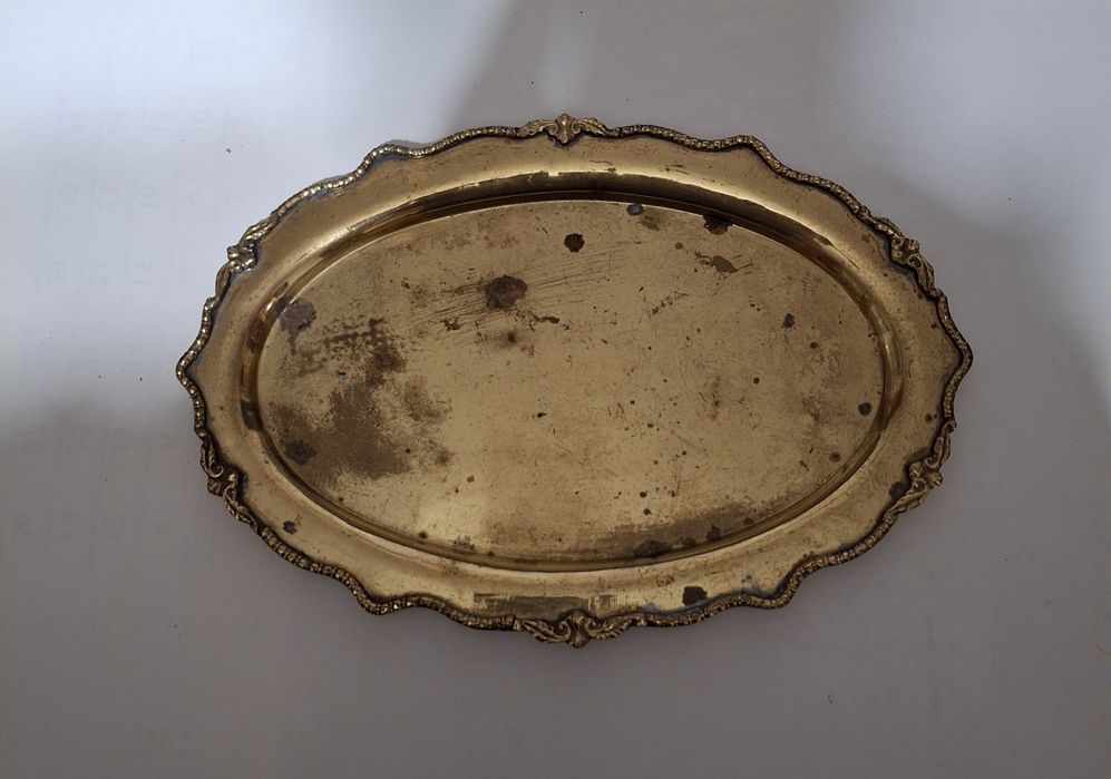 Tacka owalna z metalu