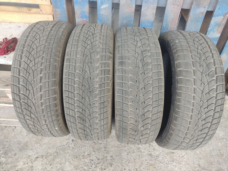 Goodyear UltraGrip Performance + SUV 225 235/60 R18 107H XL