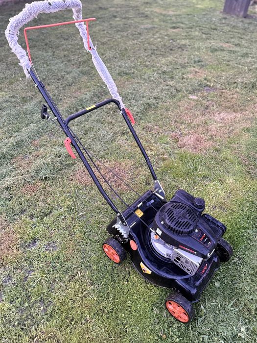 Подам газонокосарку Dnipro-M 40 у відмінному стані