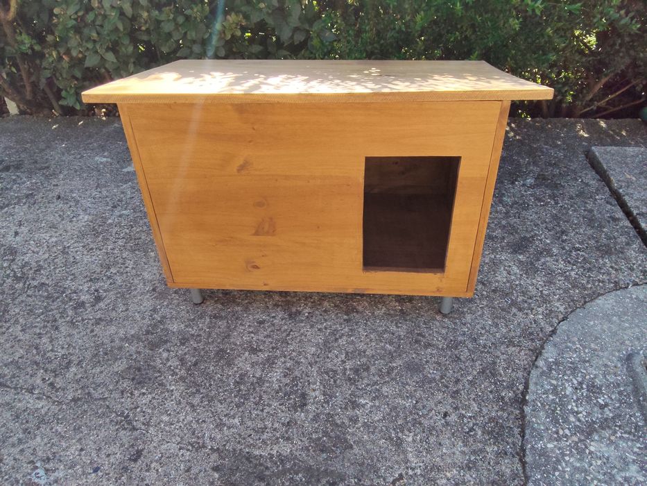 Casota para cão em madeira