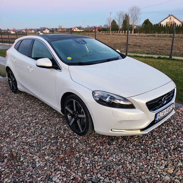 Volvo V40 D4 Summum 2,0 diesel 190KM 2014r FULL OPCJA biała perła
