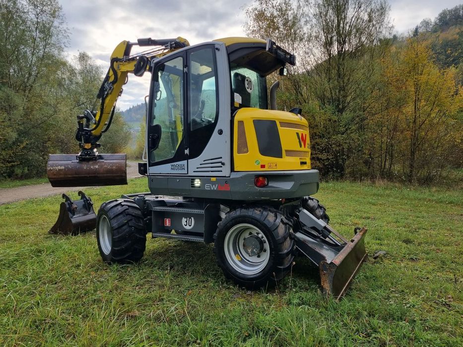 Wacker Neuson EW65 Koparka Kołowa 8ton 3xRamię +ROTOTIL+ Skosowanie Hydr+Centr.Smarowanie Pompa ON Łyżki z Norwegii Jak Nowa 2020r PERKINS silnik STABILIZATORY Kamera Klima  Serwisowana w Dekra Klima Kamera Szerokie koła jak Nowa z Salonu !!