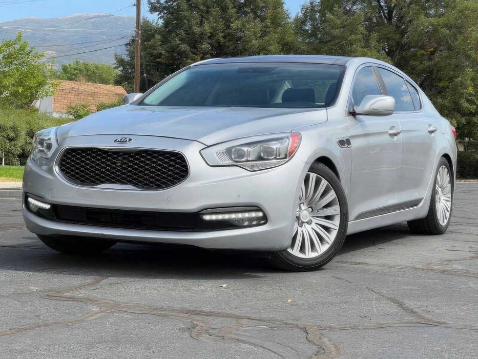 Kia K900 Premium      2015