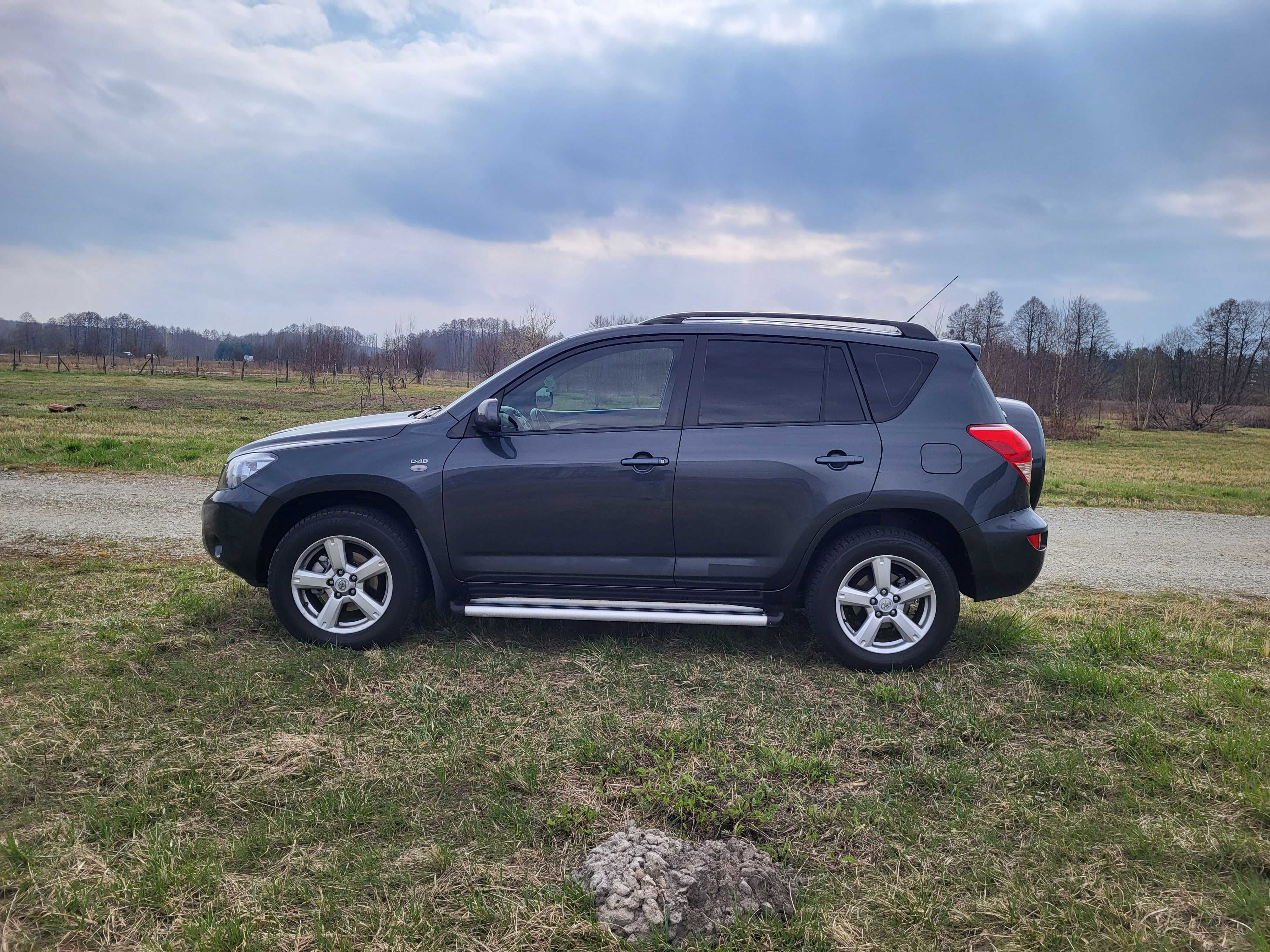 Rav 4 Polski salon oryginalny lakier .