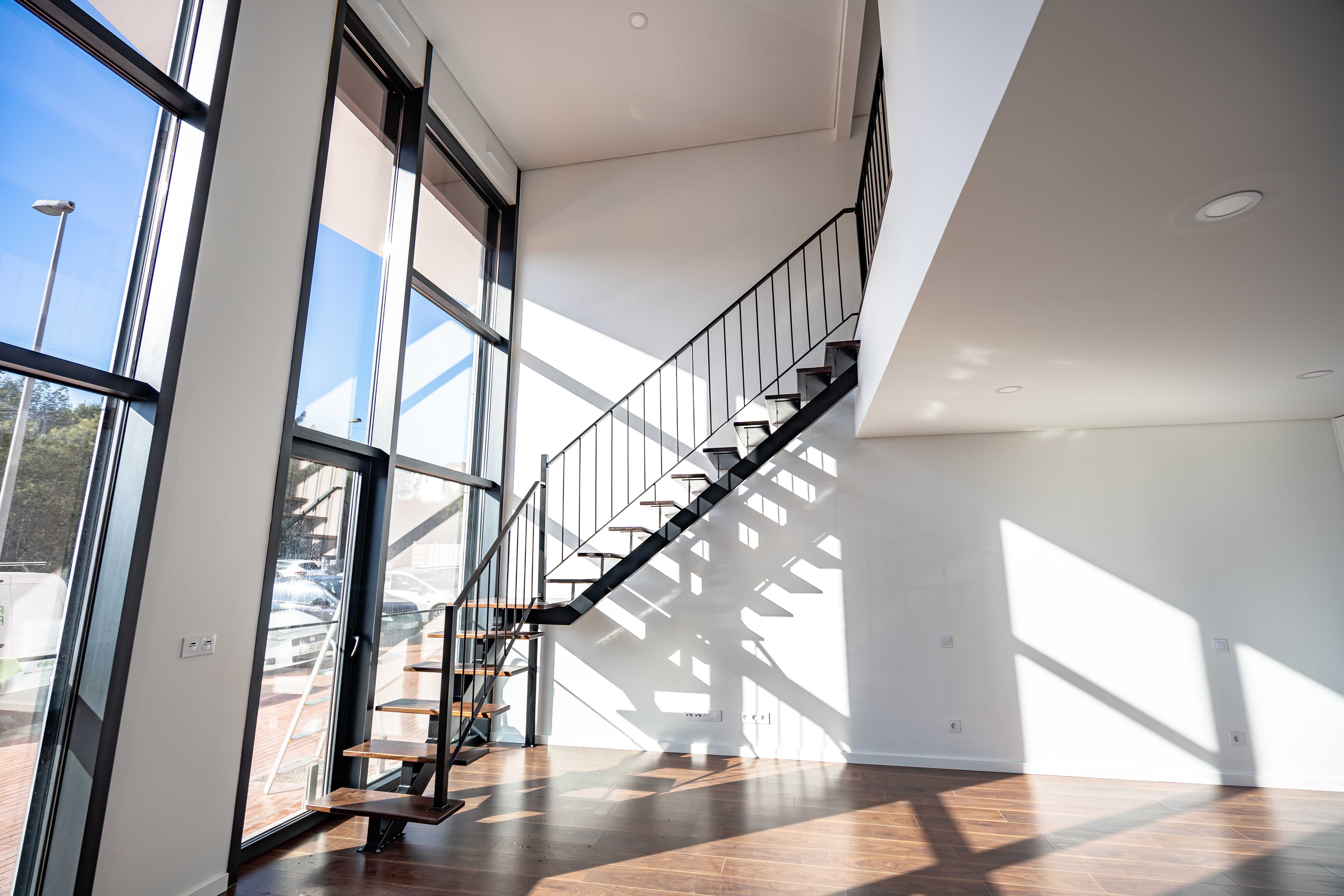 Apartamento com 2 quartos, moderno com mezanino na Quinta da Portela