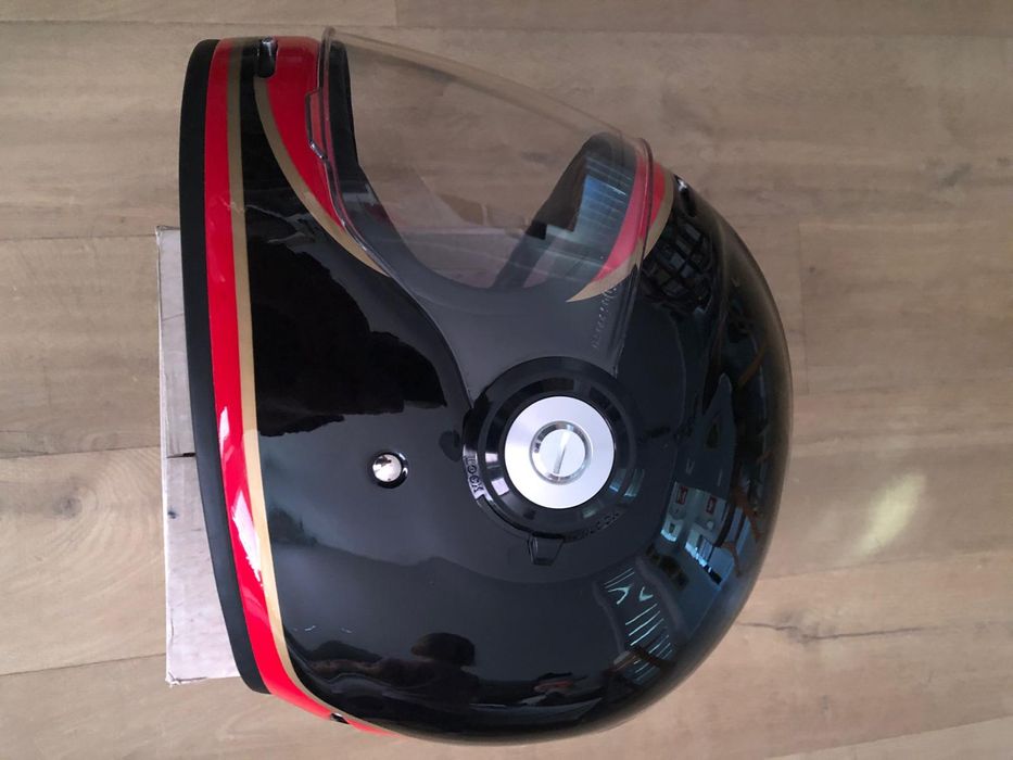 Kask na motocykl, skuter, quad włoskiej firmy Moto Guzzi