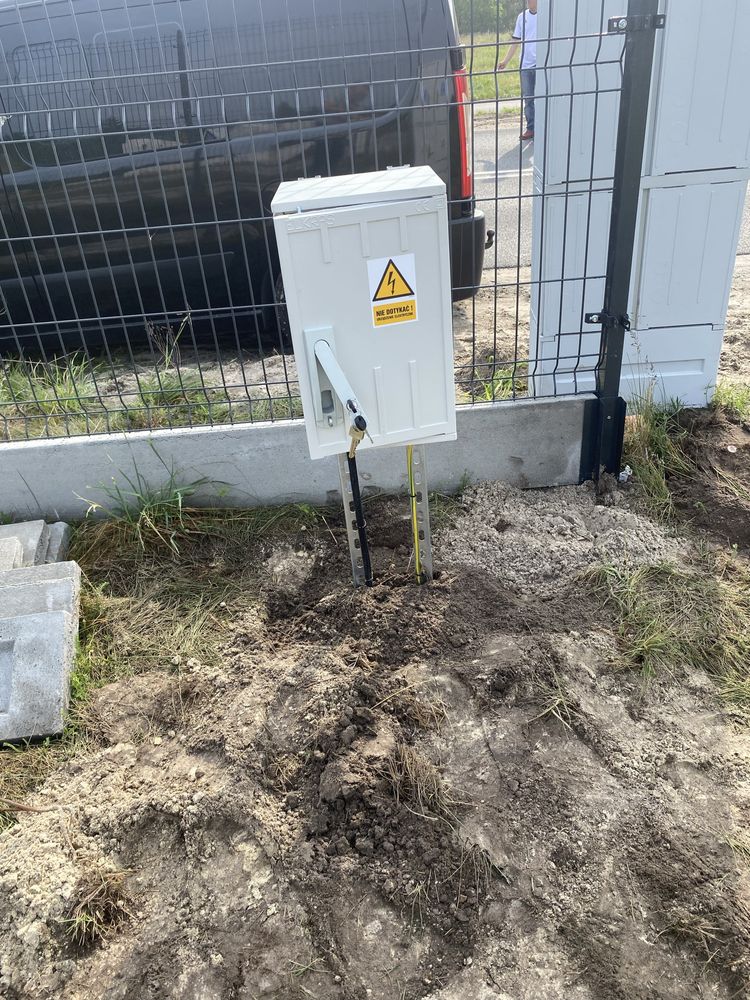Rozdzielnia budowlana, erbetka, prowizorka, skrzynka elektryczna
