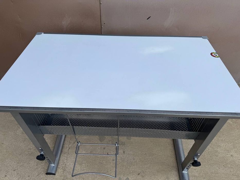 Розумна парта/ стіл з змінною висотою і кутом нахилу