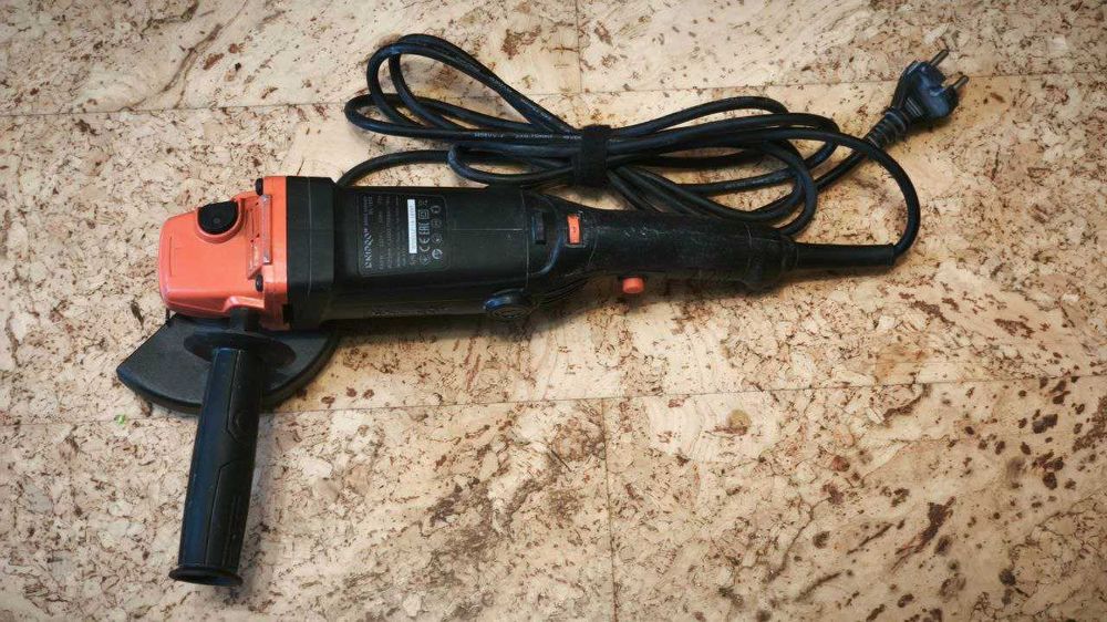 Шлифмашина угловая Dnipro-M GL-125S