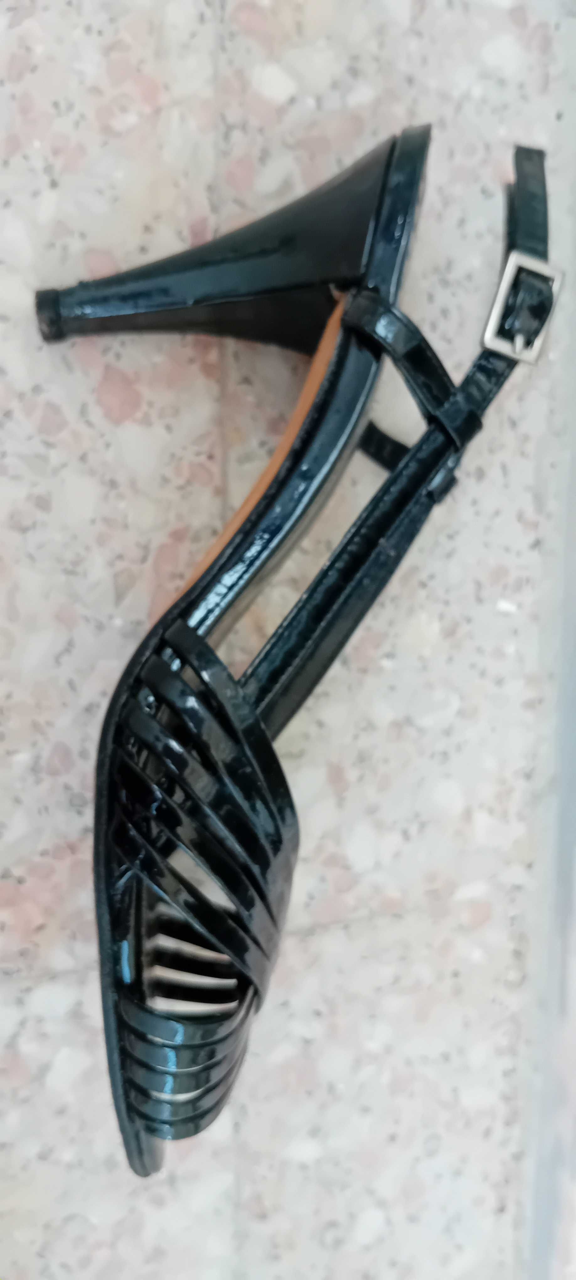 Sapatos marca Romeu