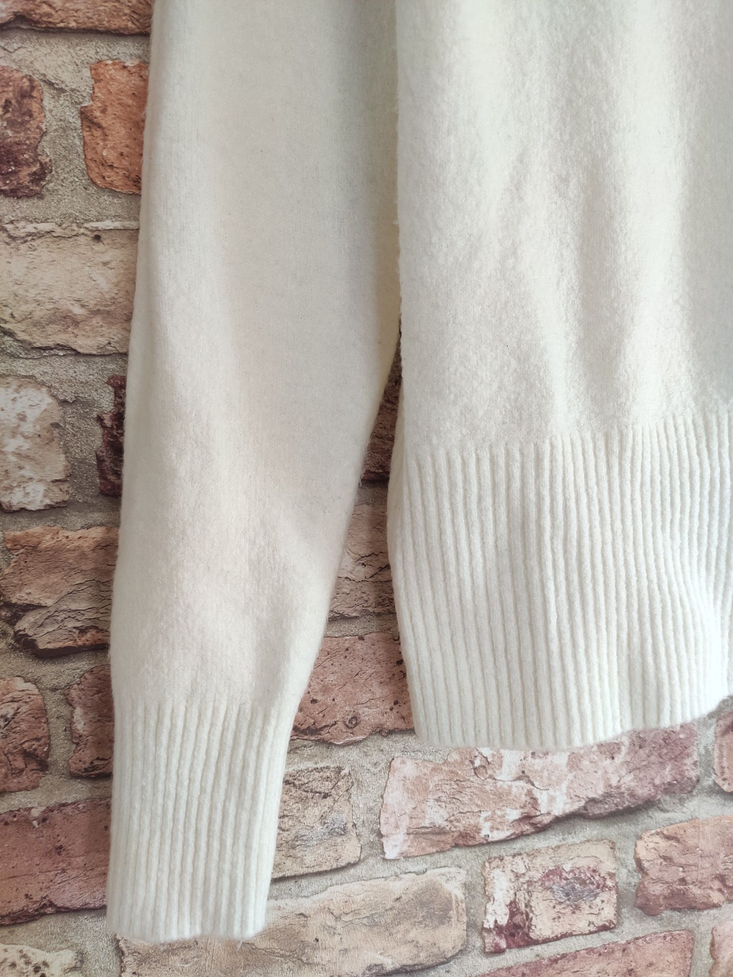 Sweter z golfem S/M