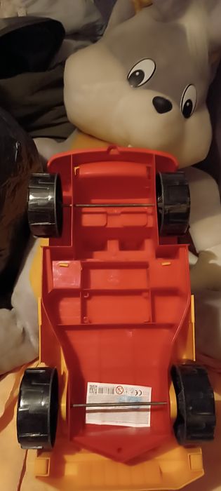 Огромная машина с лестницей