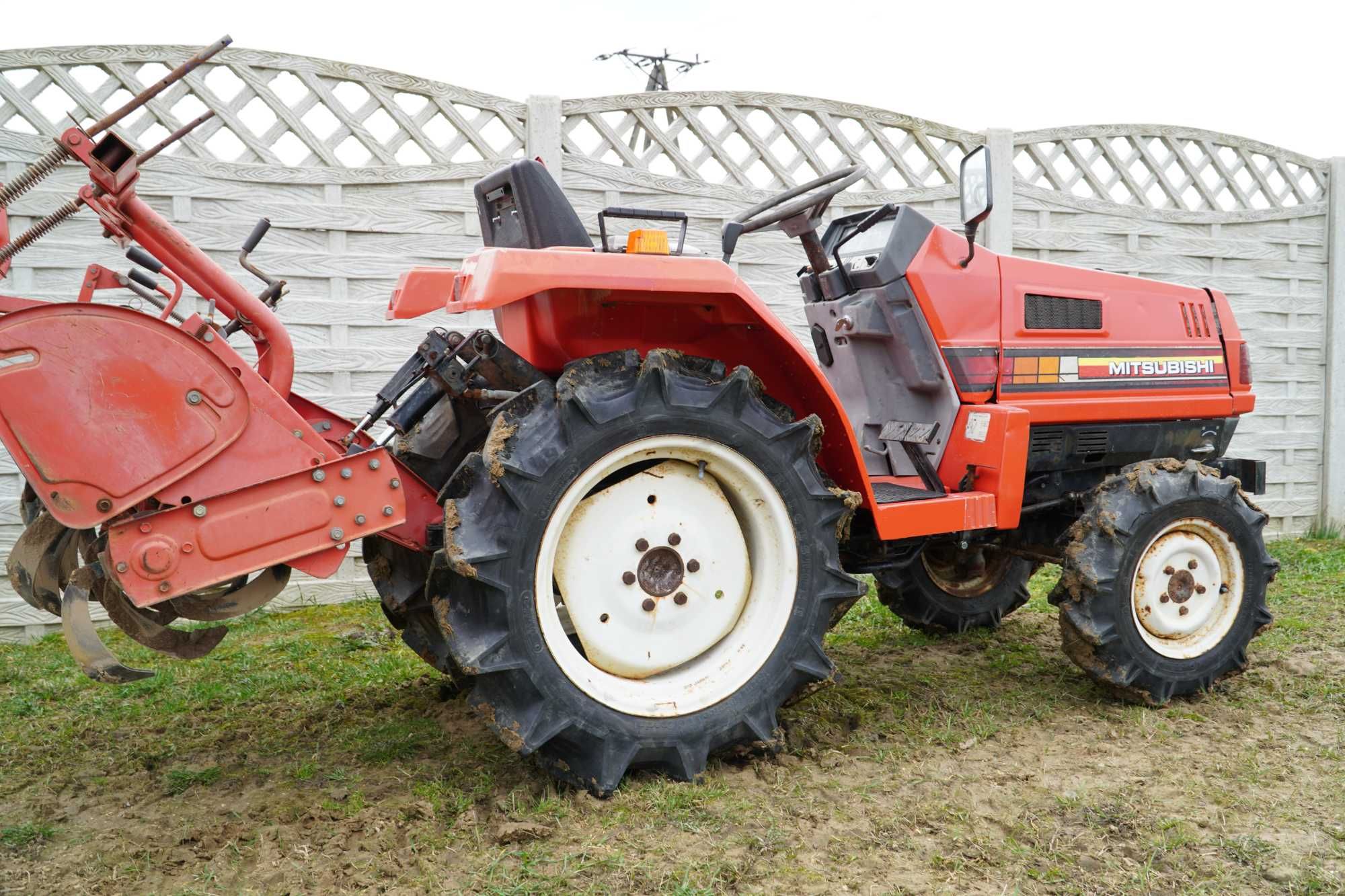 Traktorek ogrodniczy japoński Mitsubishi MT 16 KM z glebogryzarką,4x4