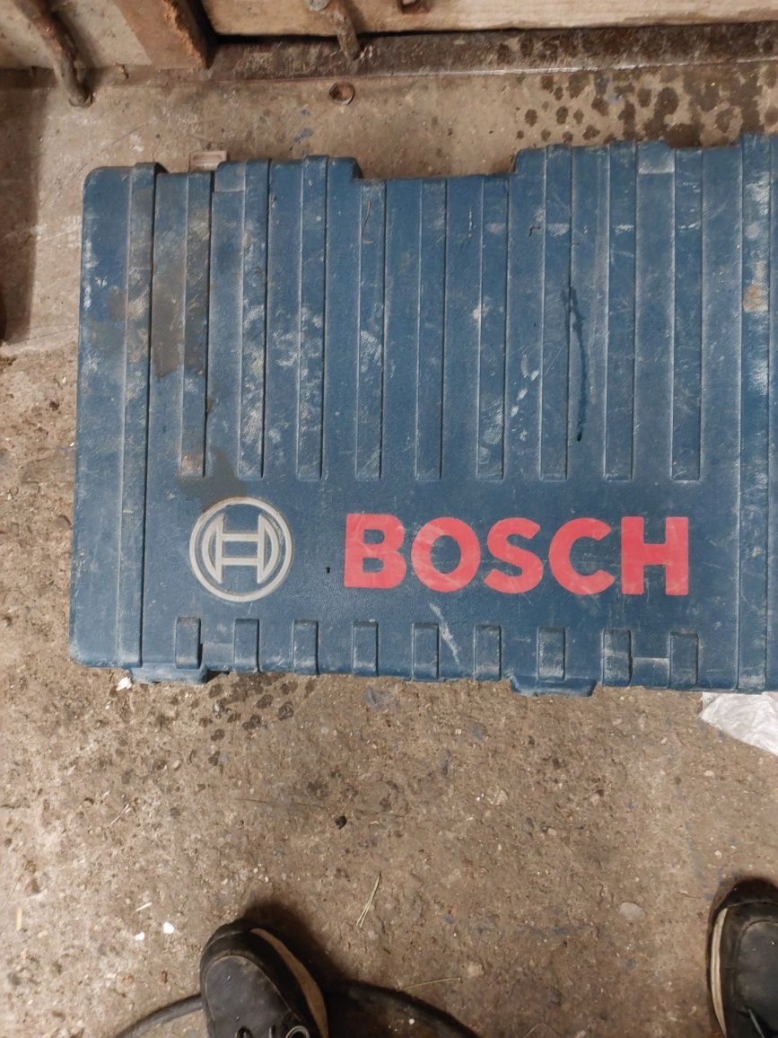 Bosch GBH 12-52 av z ospszętem mało używany