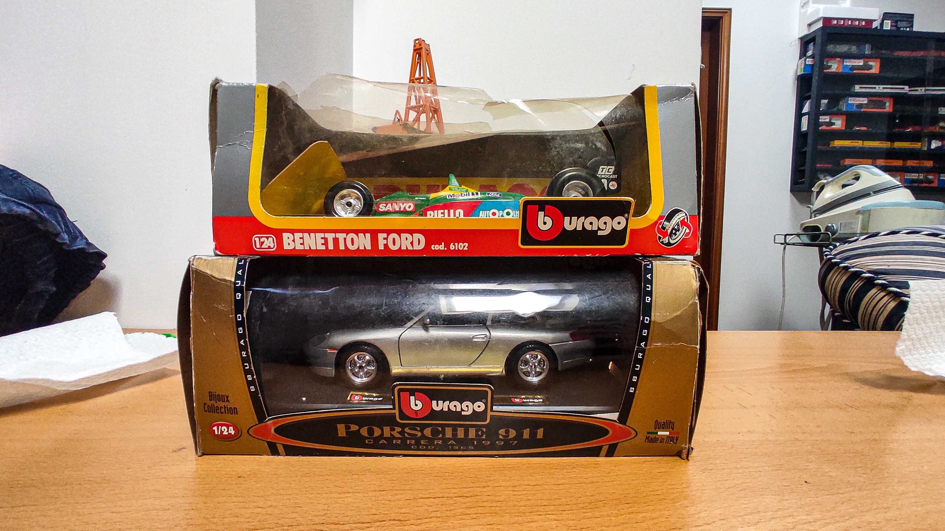 Miniaturas Bburago 1/24 - Benneton Ford 6102 & Porsche 911 '97