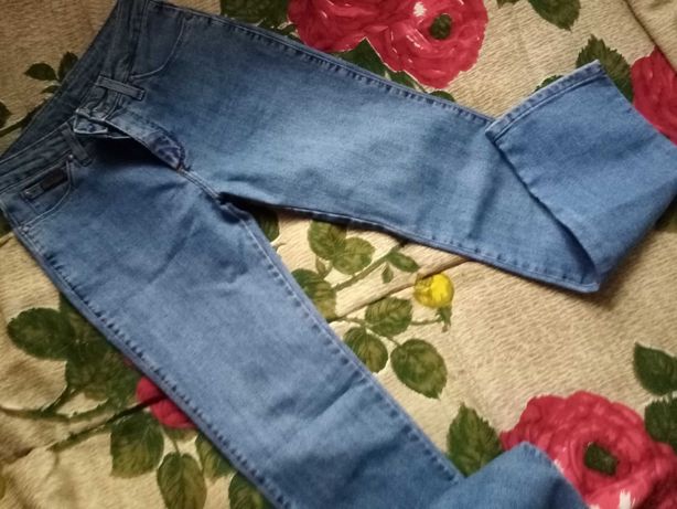 Женские джинсы 38-40 размер
