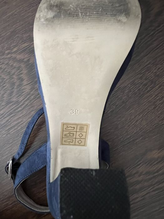 Sapato de salto alto