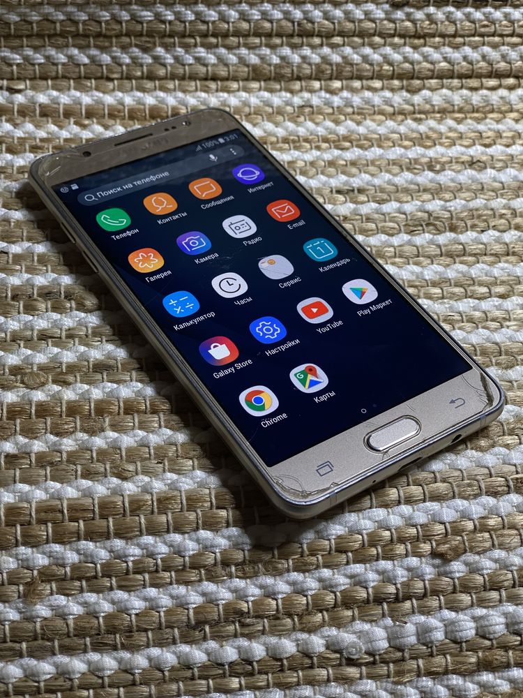 Смартфон Samsung Galaxy j5 2016