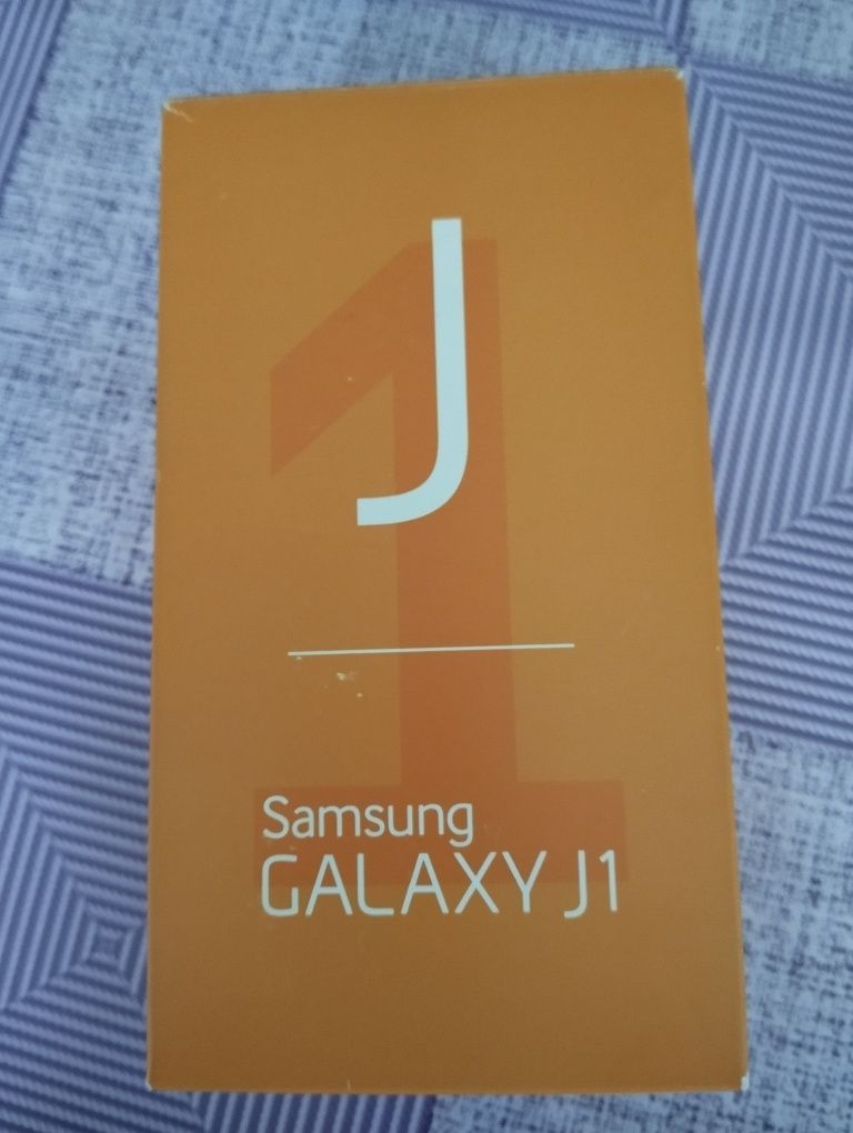 Sprzedam tanio telefon komórkow Samsung.