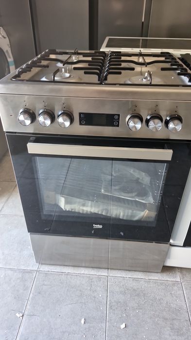 Fogão  beko inox  a gás + forno eléctrico