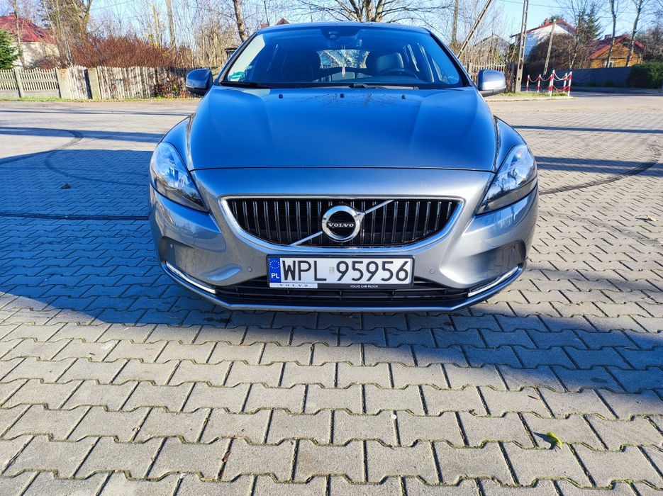 Volvo V40 2,0d D3 150KM tylko 126000 przebieg Ledy Nawigacja Alu18