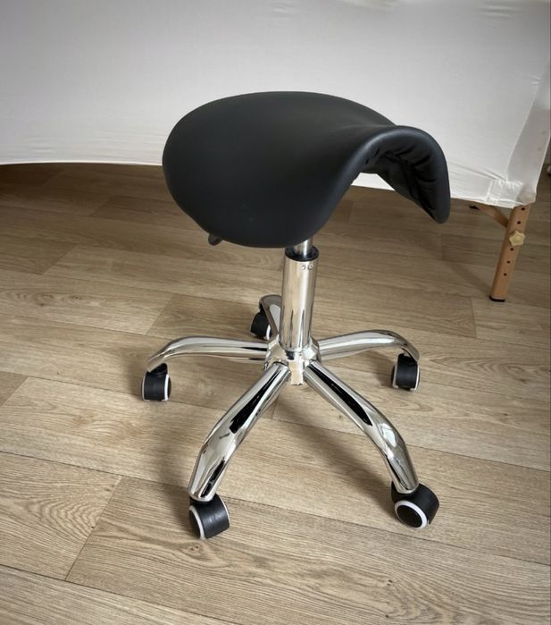 Taboret kosmetyczny hoker siodło SPA fryzjerski mobilny na kolkach