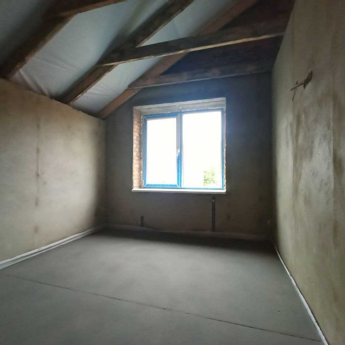 Продаж 2 поверхового будинку з опаленням і ділянкою на 5 соток