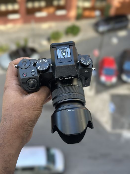 Panasonic Lumix DMC G7 WiFi/4k video com lente 14-42mm e bolsa