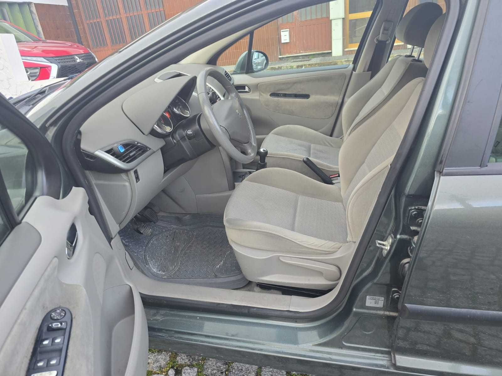 Peugeot 207 - 1.6 Hdi