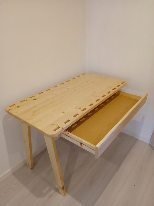 Mesa/secretaria em pinho