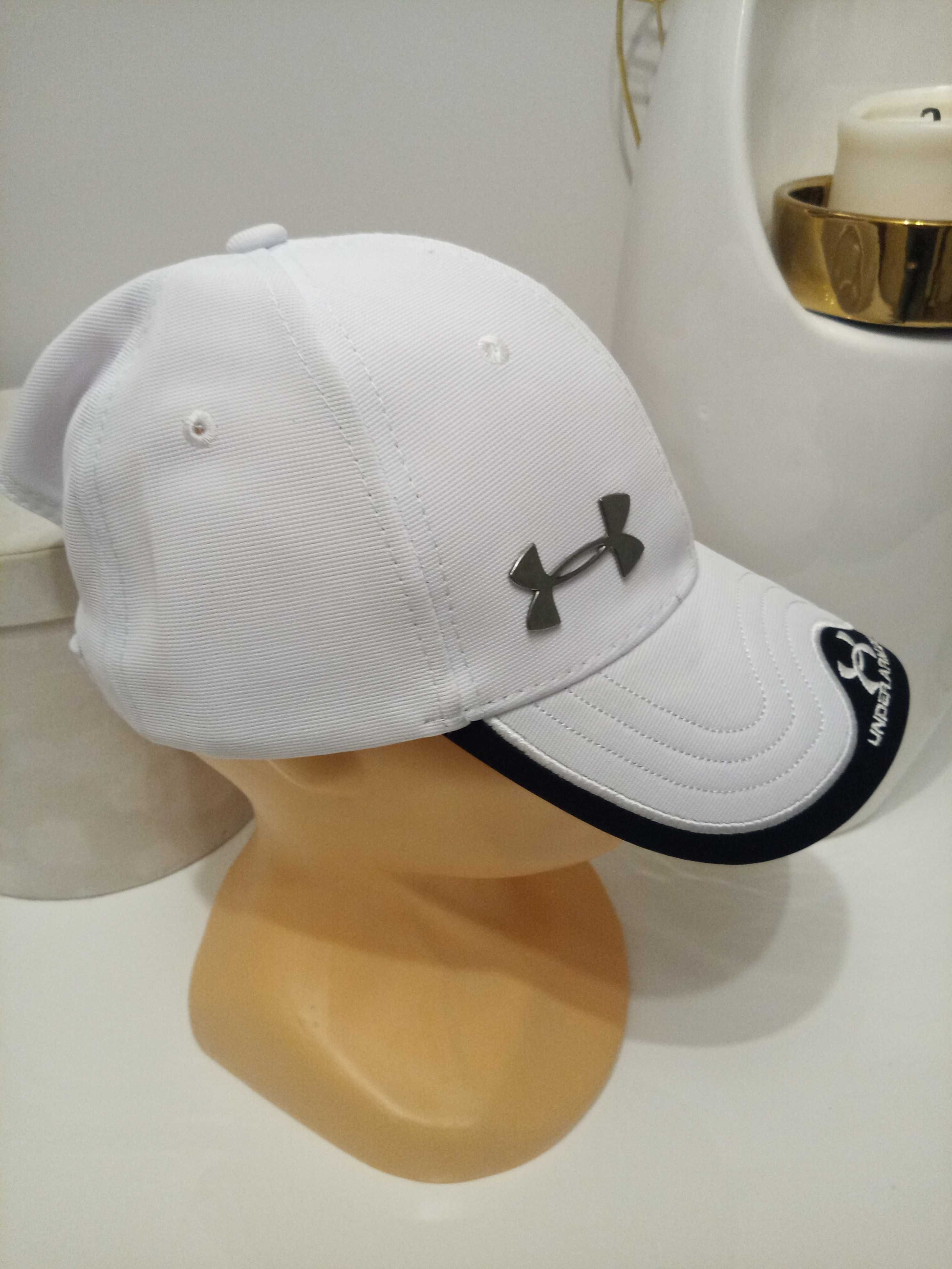 czapka czapeczka z daszkiem w kolorze białym z nadrukiem