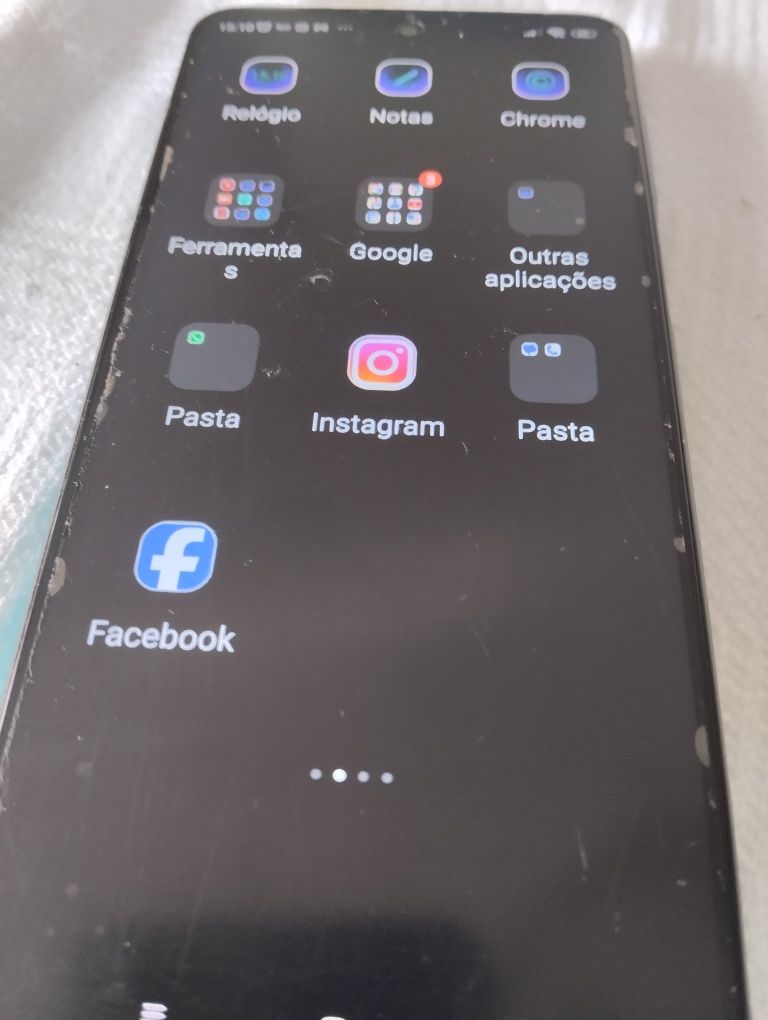 Xiaomi redmi 9 com capa riscada